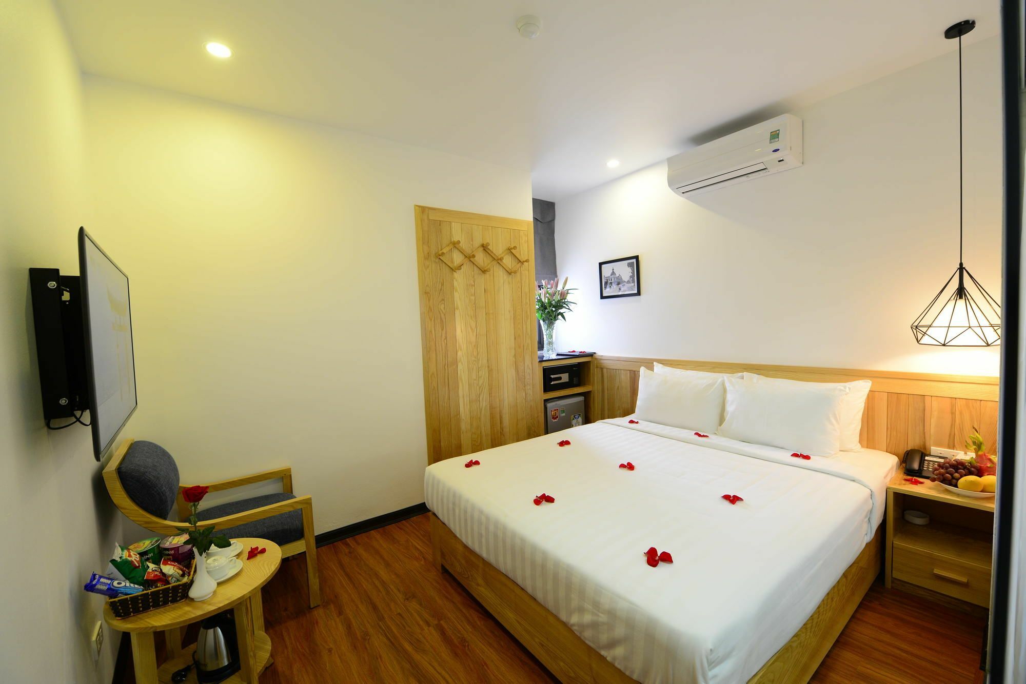 Blue Hanoi Inn Luxury Hotel Exteriör bild