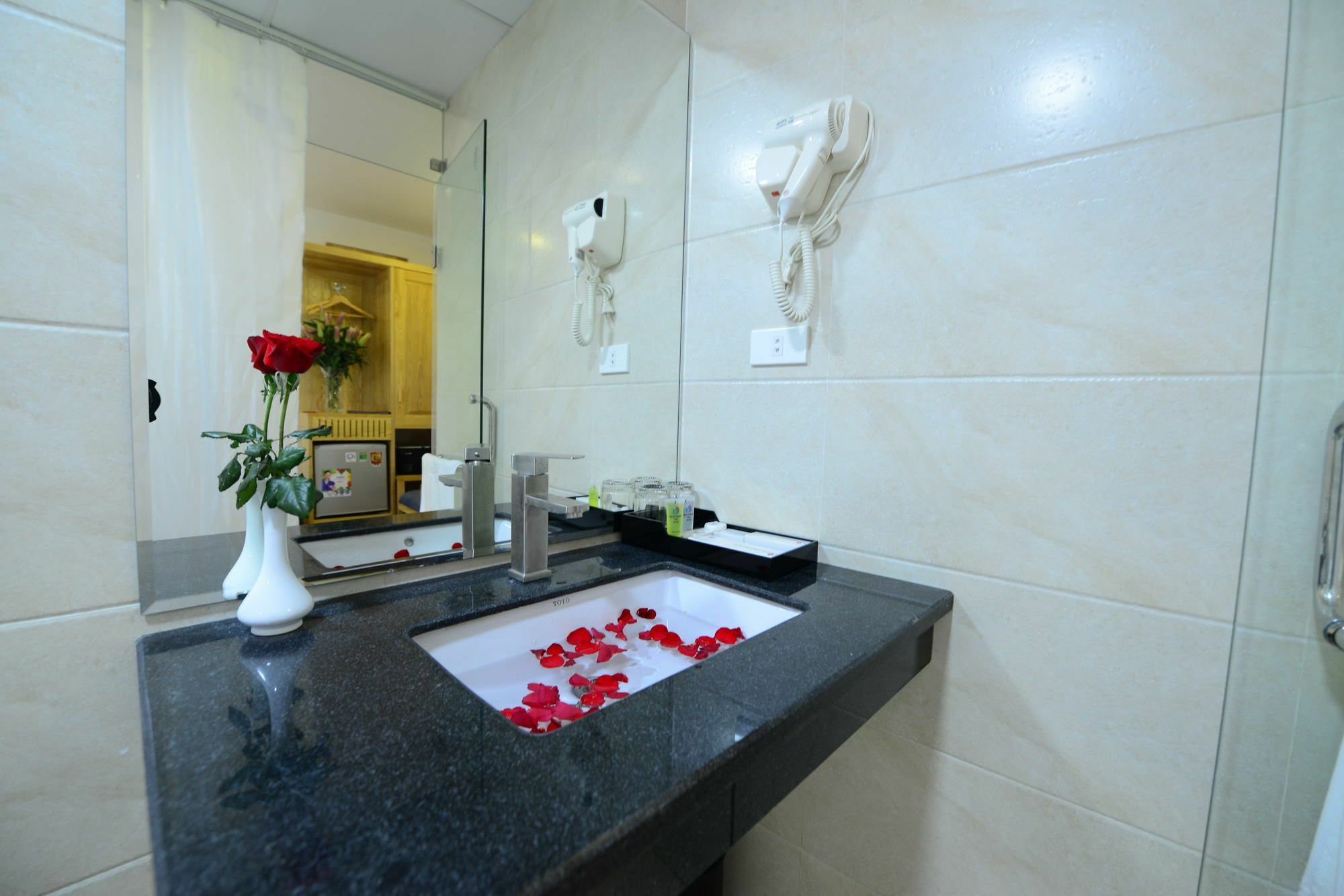 Blue Hanoi Inn Luxury Hotel Exteriör bild
