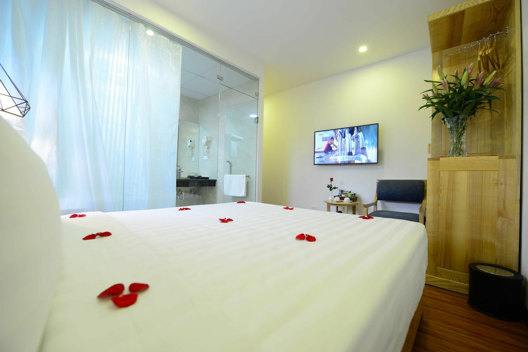 Blue Hanoi Inn Luxury Hotel Exteriör bild